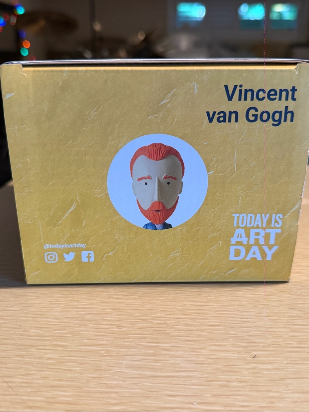Today is Art Day Vincent Van Gogh Art History Heroes Collectable Figurine NEW - Picture 6 of 6